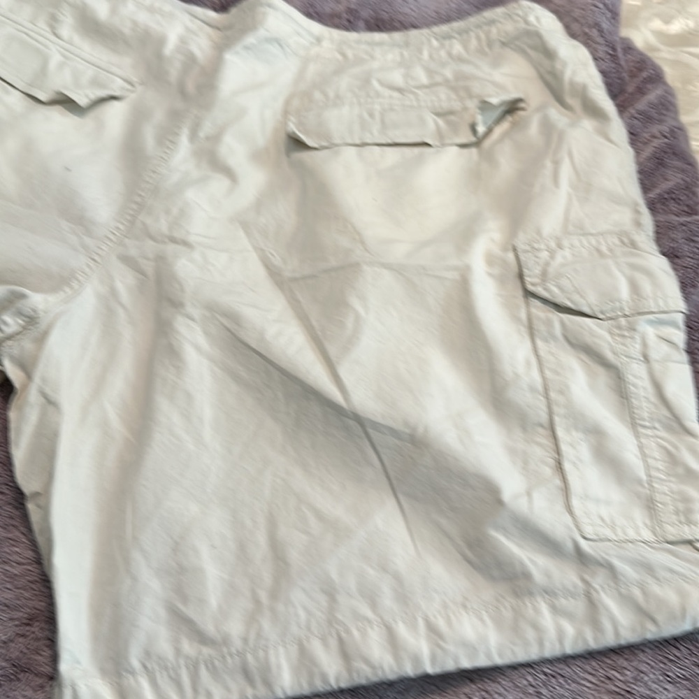 Basic Cargo Shorts - Picture 4 of 10